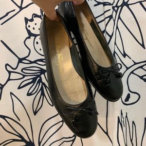 SALVATORE FERRAGAMO BLACK CROC BALLET FLATS